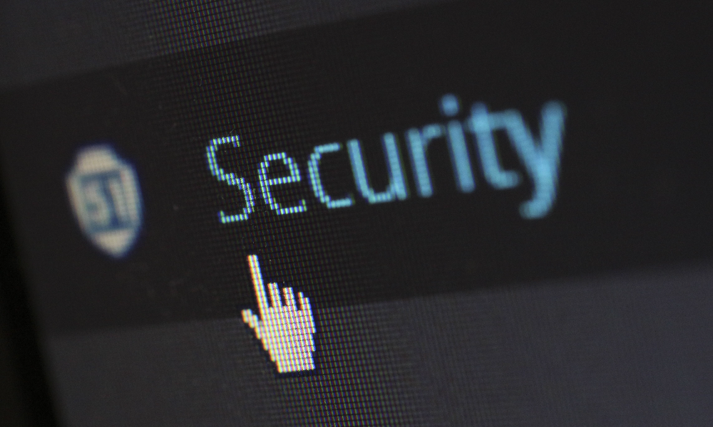 Ciberseguridad más allá de la instalación: 5 claves para evaluar proveedores tecnológicos bajo la Ley de Ciberresiliencia (CRA)