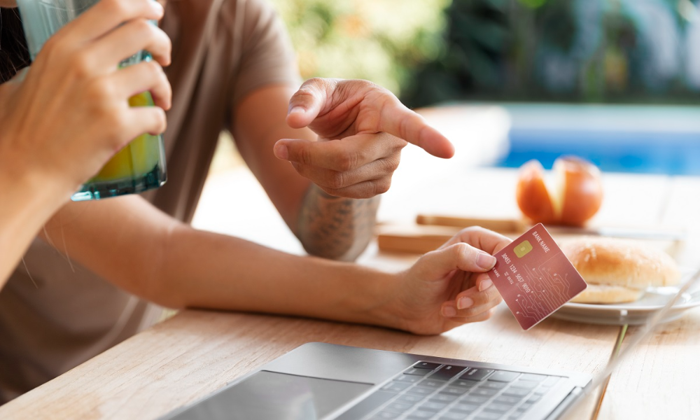 Pagos instantáneos vs. sistemas obsoletos: el dilema de la banca colombiana
