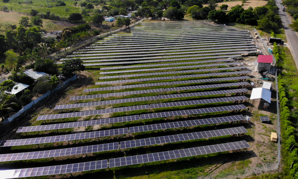 Colombia necesita acelerar la entrada de energía renovable ante crecimiento de demanda y El Niño