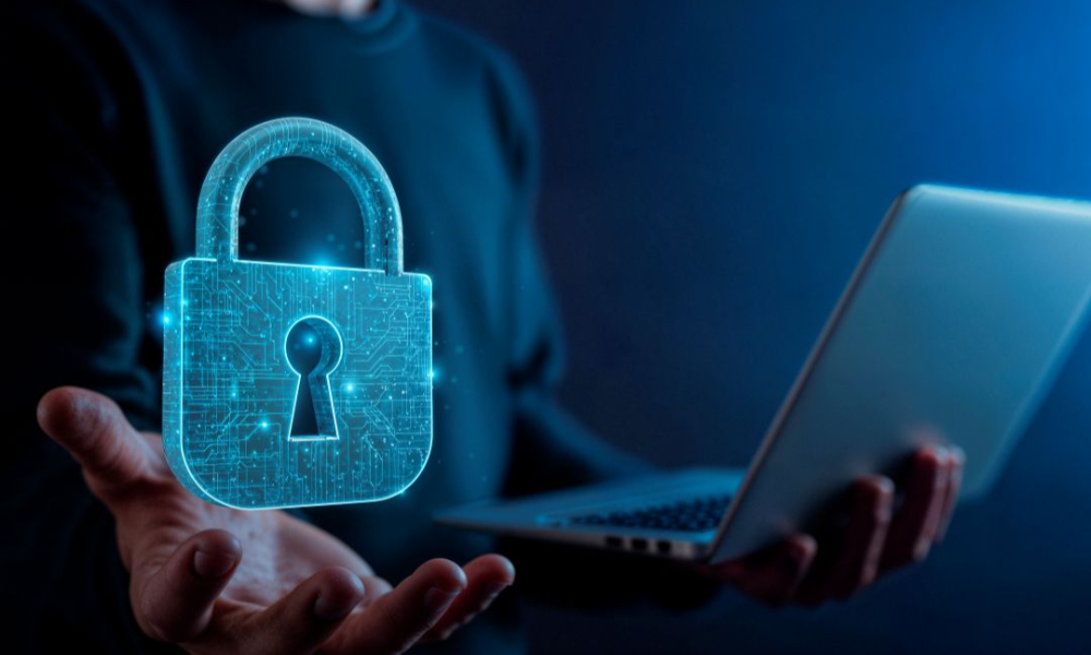 Ciberseguridad para pymes: cuatro prácticas para proteger la información financiera, según Alegra